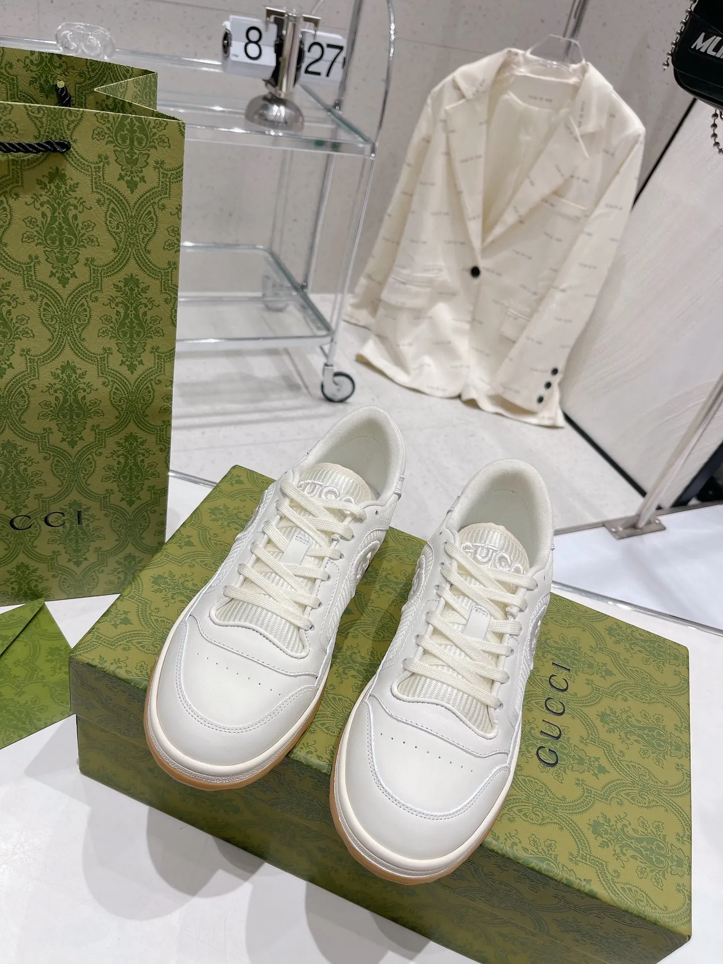 👟👟Ex-factory price 520👟👟 Women's Shoes Factory Gucci Gucci 2023 latest hot model MAC80 sports shoes couple style casual retro distressed dirty shoes small dirty shoes white shoes original purchase development production Gucci MAC80 new hot model series The exquisite and compact interlocking double G logo romantically interprets the aesthetic concept of this series. Made of off-white leather, retro inspiration is cleverly integrated into the design of sports shoes, reinterpreting the brand logo. Fabric: Original custom imported first-layer cowhide. Lining: Original custom imported breathable mesh lining. Outsole: Original molded two-color T👟👟factory price U outsole. Bottom thickness: 3CM. Size: Women's 35-40 / Men's 39-45 (44.45 non-refundable)